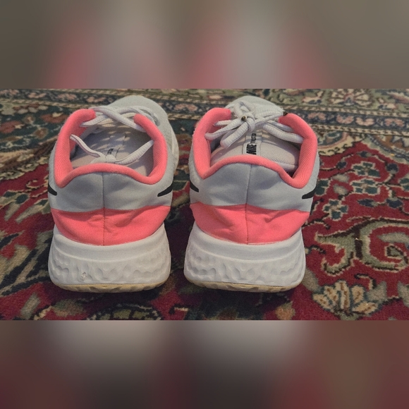 Nike Revolution Running Shoes - Picture 4 of 13